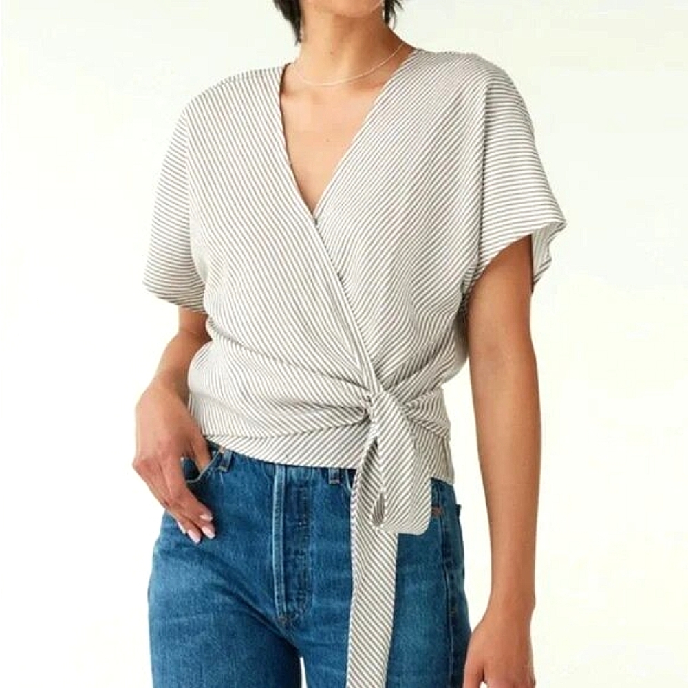 Vetta Capsule Convertible Tie Wrap Blouse Short Sleeve size M NWT